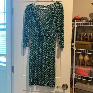 Size 8 Loft wrap dress in green geometric pattern